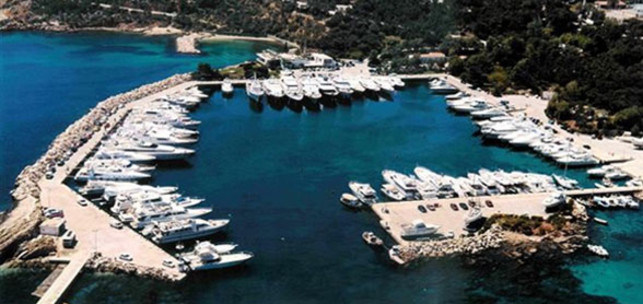 yacht marina vouliagmeni