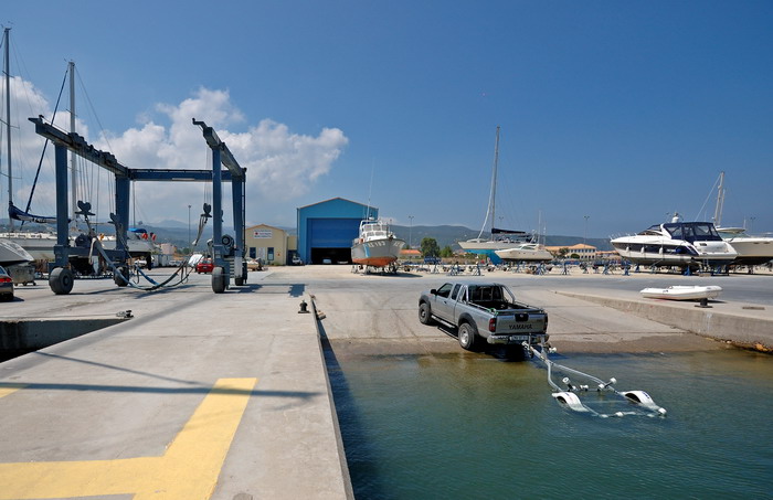 yacht assist lefkas